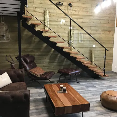 Loft 8 Apartment *